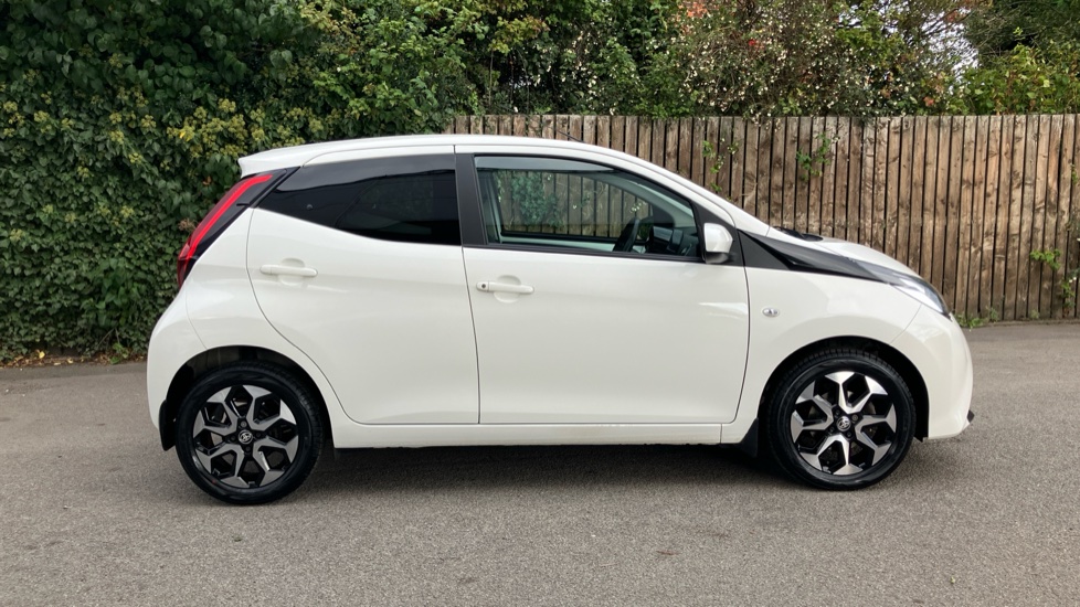 Toyota Aygo 1.0 VVT-i X-Plore 5dr Petrol Hatchback - Image 23
