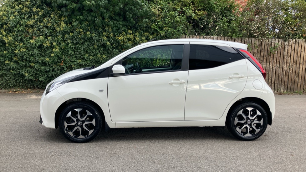 Toyota Aygo 1.0 VVT-i X-Plore 5dr Petrol Hatchback - Image 24