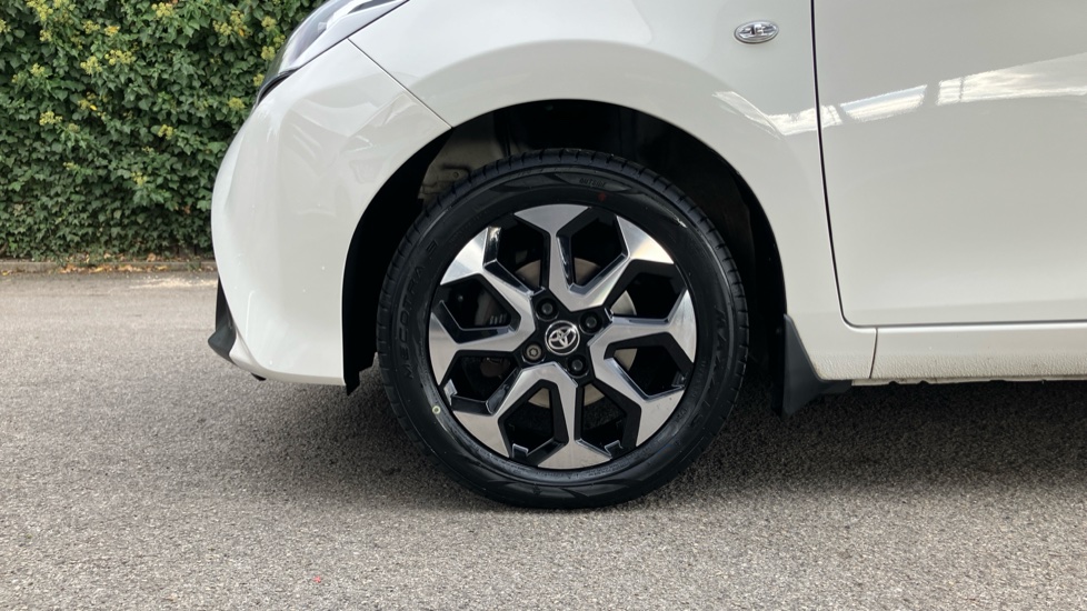 Toyota Aygo 1.0 VVT-i X-Plore 5dr Petrol Hatchback - Image 25