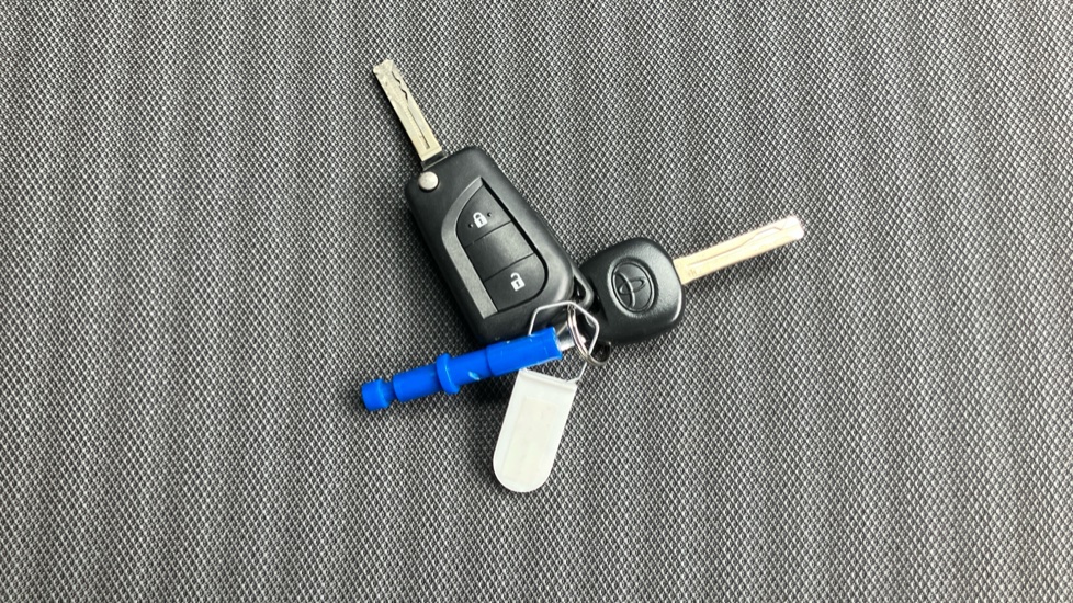 Toyota Aygo 1.0 VVT-i X-Plore 5dr Petrol Hatchback - Image 28