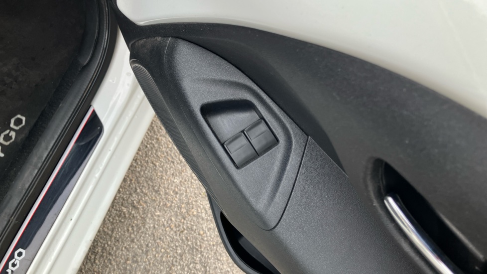 Toyota Aygo 1.0 VVT-i X-Plore 5dr Petrol Hatchback - Image 30