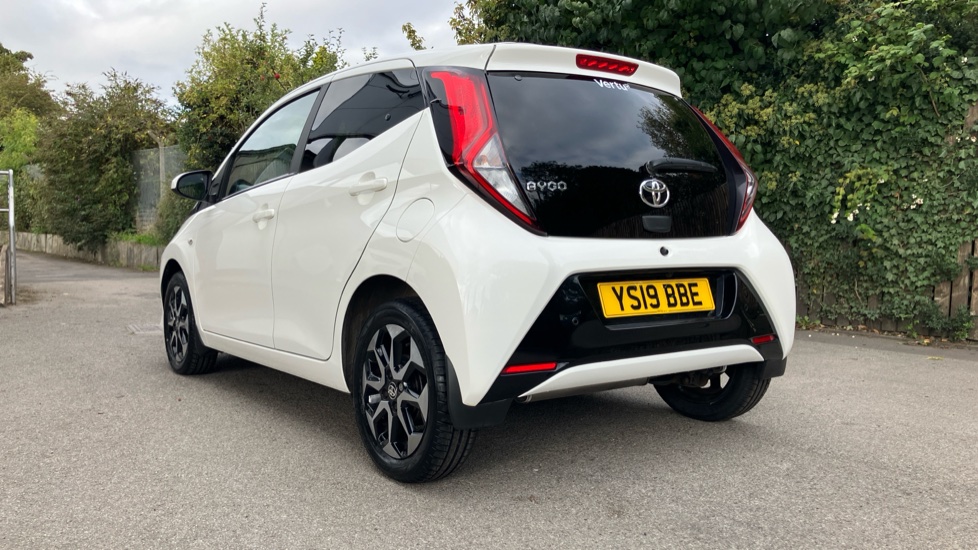 Toyota Aygo 1.0 VVT-i X-Plore 5dr Petrol Hatchback - Image 31