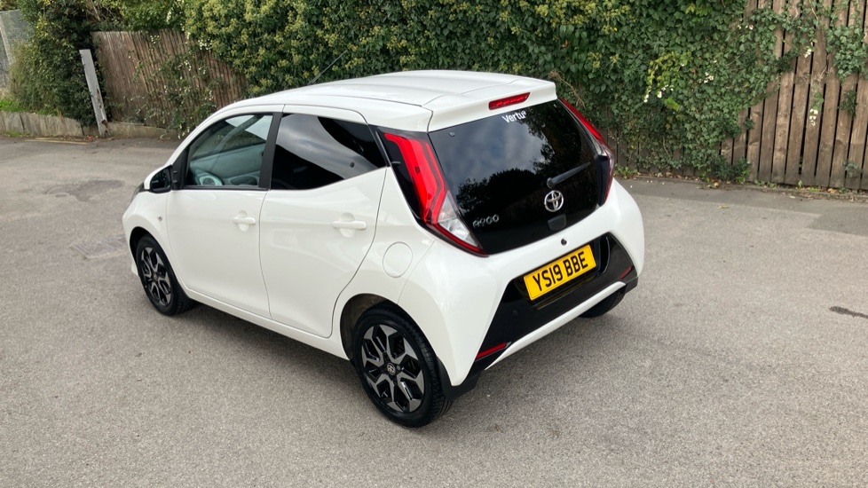 Toyota Aygo 1.0 VVT-i X-Plore 5dr Petrol Hatchback - Image 32