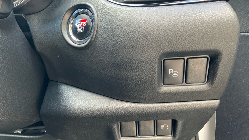 Toyota C-HR 1.8 Hybrid GR Sport 5dr CVT Hybrid Hatchback - Image 16