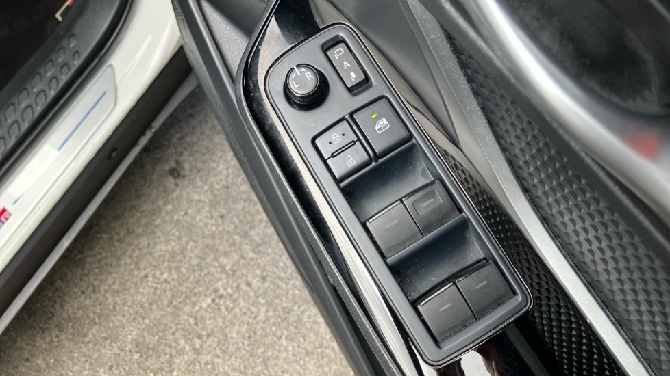 Toyota C-HR 1.8 Hybrid GR Sport 5dr CVT Hybrid Hatchback - Image 31