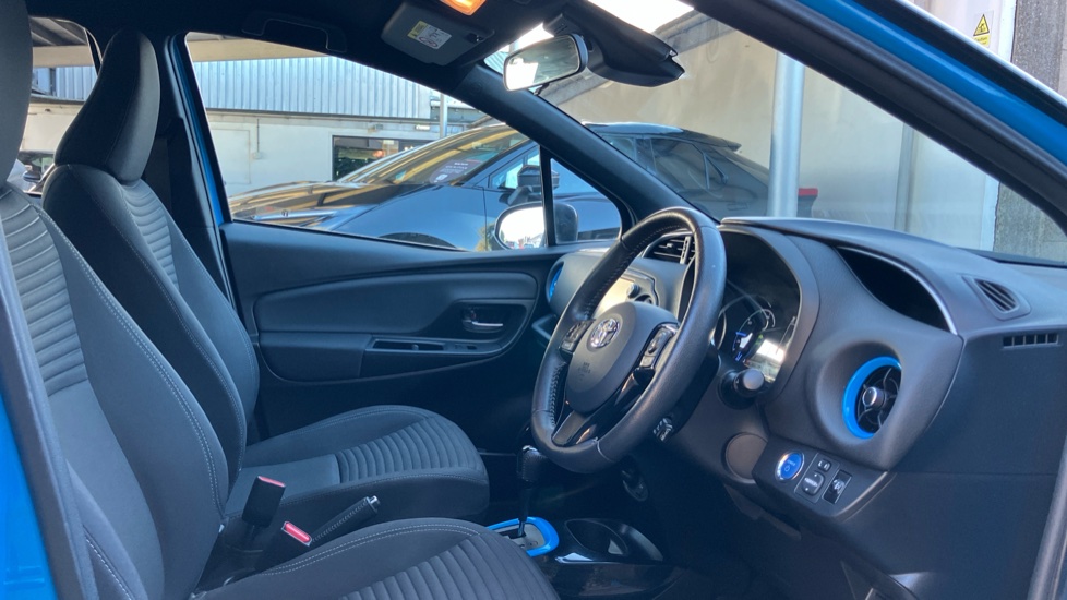 Toyota Yaris 1.5 VVT-i Y20 5dr CVT [Bi-tone] Petrol Hatchback - Image 12