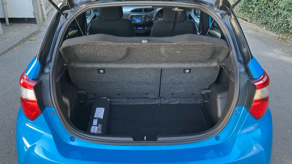 Toyota Yaris 1.5 VVT-i Y20 5dr CVT [Bi-tone] Petrol Hatchback - Image 13