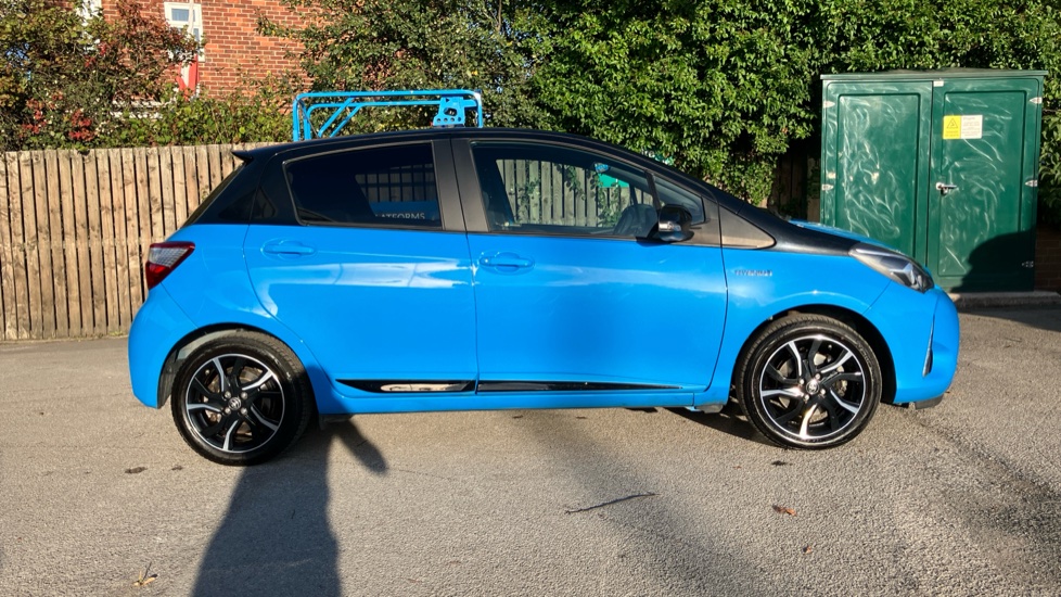 Toyota Yaris 1.5 VVT-i Y20 5dr CVT [Bi-tone] Petrol Hatchback - Image 23