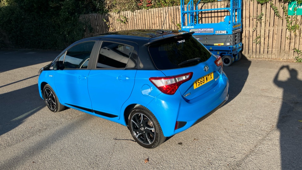 Toyota Yaris 1.5 VVT-i Y20 5dr CVT [Bi-tone] Petrol Hatchback - Image 31