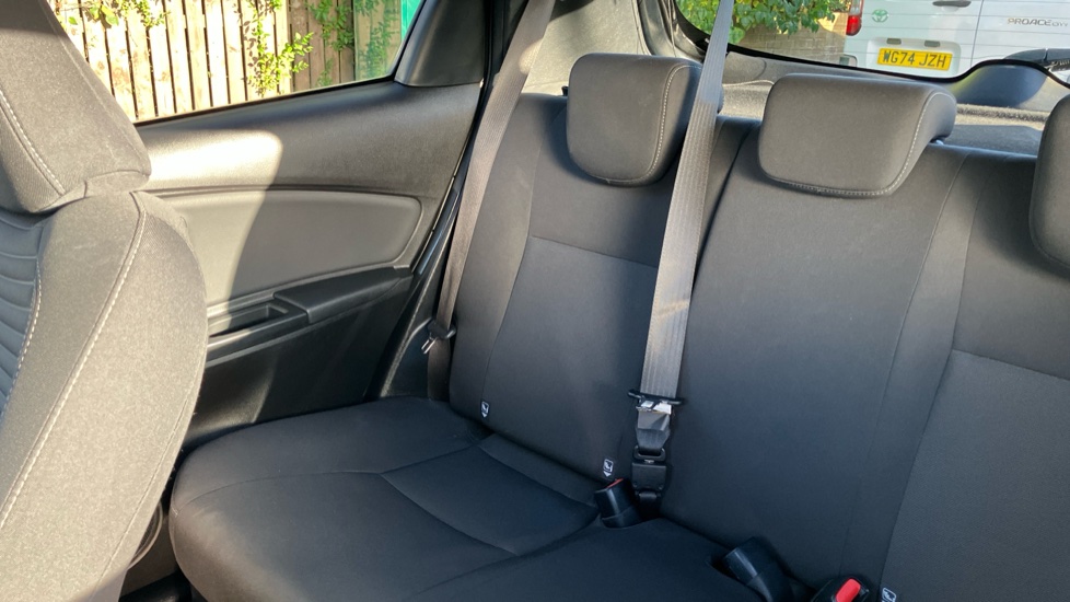 Toyota Yaris 1.5 VVT-i Y20 5dr CVT [Bi-tone] Petrol Hatchback - Image 35