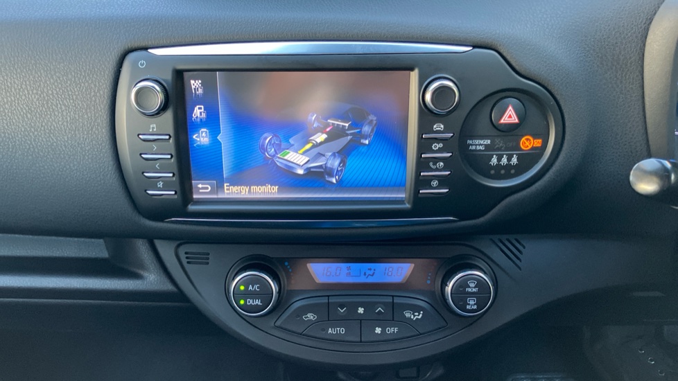 Toyota Yaris 1.5 VVT-i Y20 5dr CVT [Bi-tone] Petrol Hatchback - Image 38