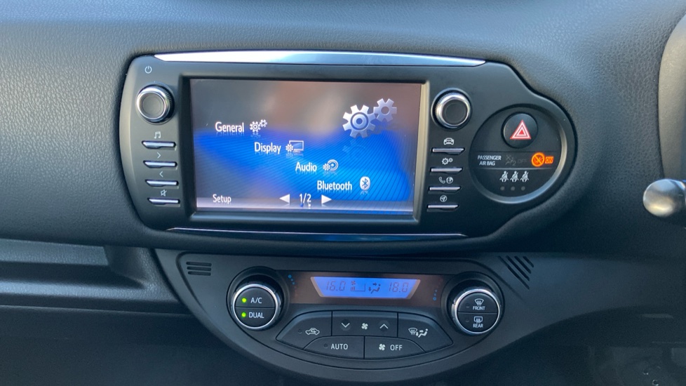 Toyota Yaris 1.5 VVT-i Y20 5dr CVT [Bi-tone] Petrol Hatchback - Image 39