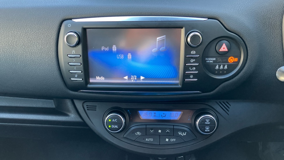 Toyota Yaris 1.5 VVT-i Y20 5dr CVT [Bi-tone] Petrol Hatchback - Image 44
