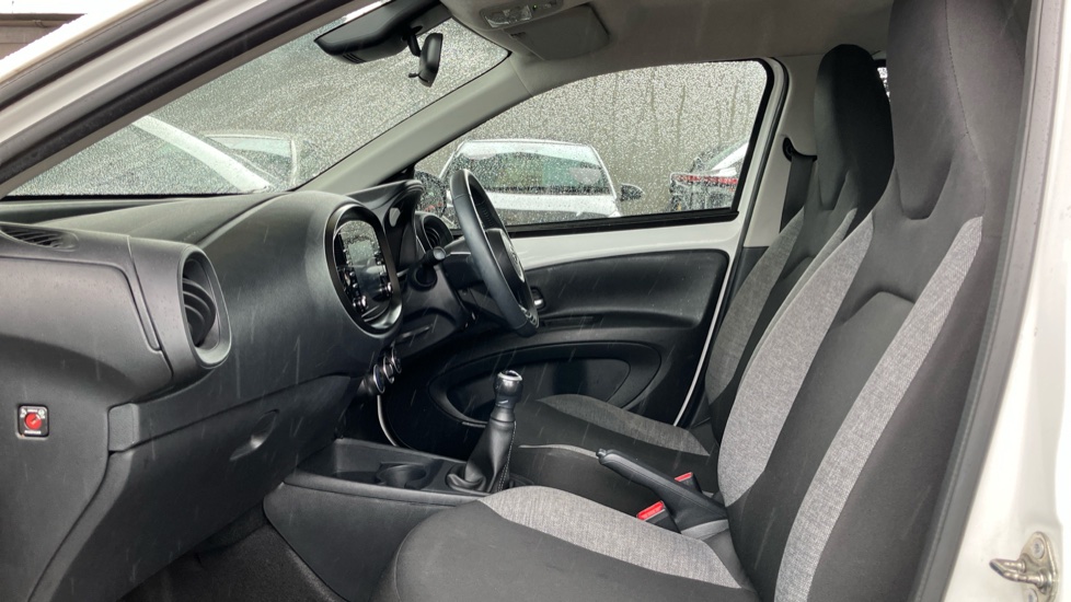 Toyota Aygo X 1.0 VVT-i Pure 5dr Petrol Hatchback - Image 5