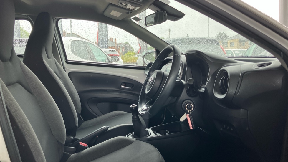 Toyota Aygo X 1.0 VVT-i Pure 5dr Petrol Hatchback - Image 12