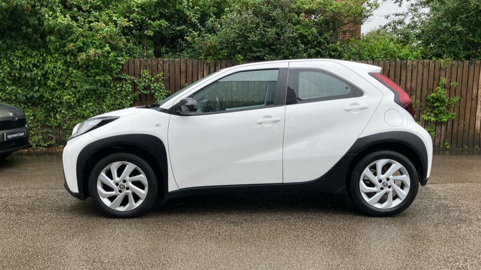 Toyota Aygo X 1.0 VVT-i Pure 5dr Petrol Hatchback - Image 24