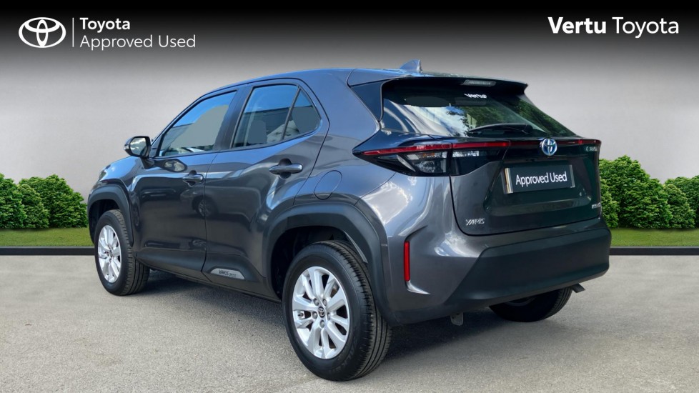 Toyota Yaris Cross 1.5 Hybrid Icon 5dr CVT Hybrid Estate - Image 4