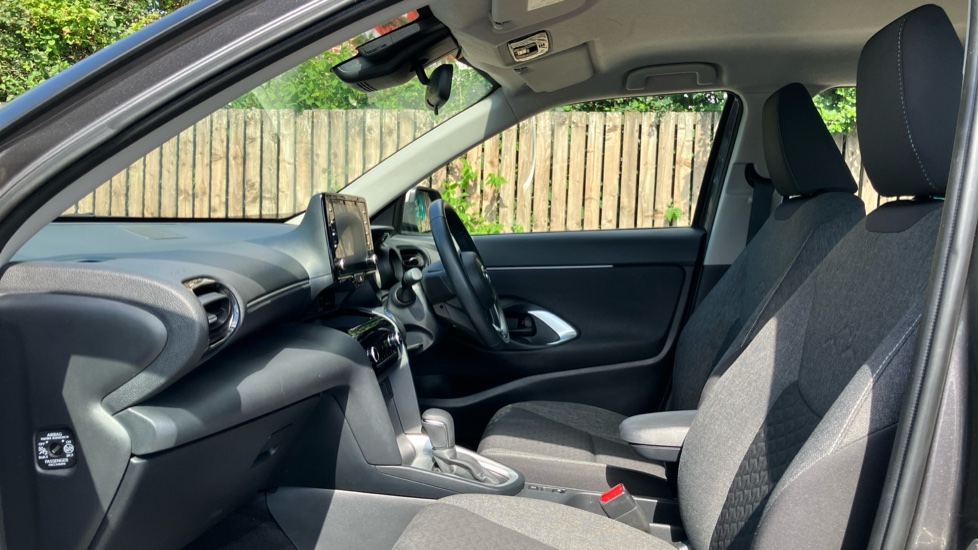 Toyota Yaris Cross 1.5 Hybrid Icon 5dr CVT Hybrid Estate - Image 5