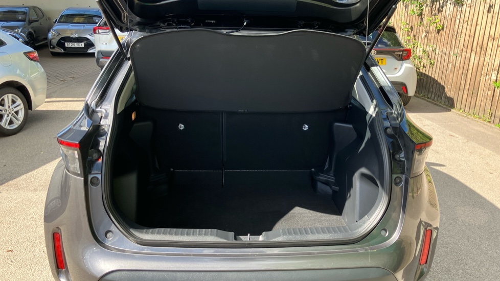 Toyota Yaris Cross 1.5 Hybrid Icon 5dr CVT Hybrid Estate - Image 13
