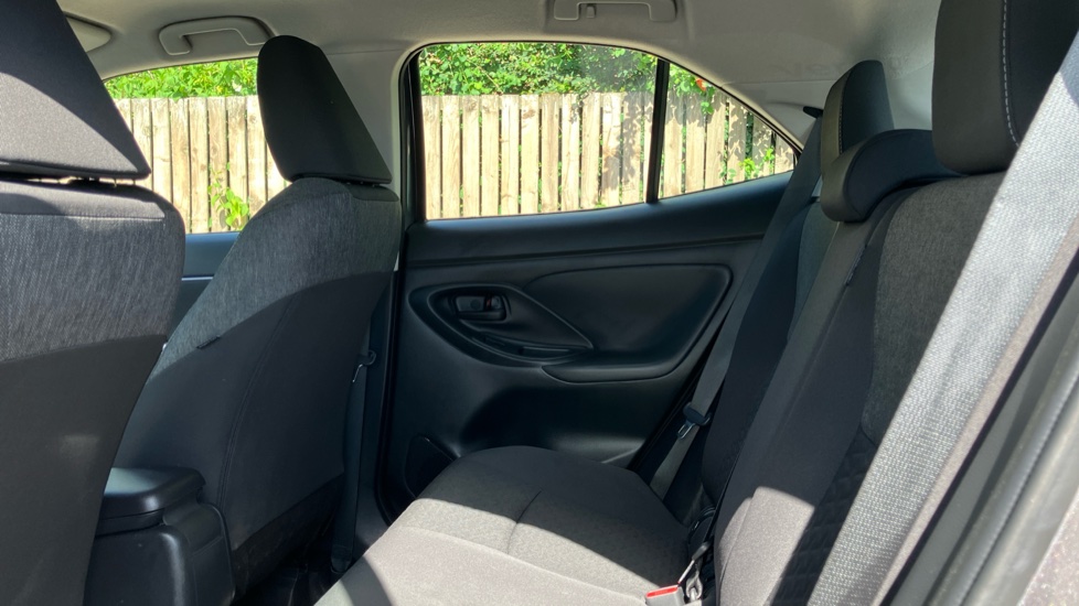 Toyota Yaris Cross 1.5 Hybrid Icon 5dr CVT Hybrid Estate - Image 15