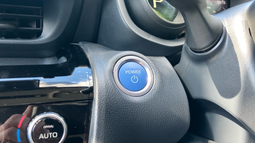Toyota Yaris Cross 1.5 Hybrid Icon 5dr CVT Hybrid Estate - Image 16