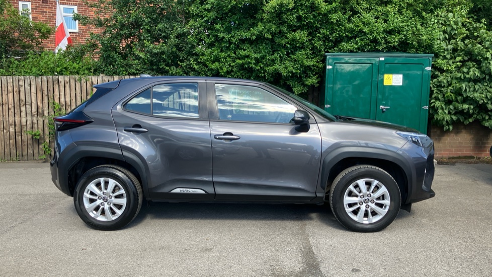 Toyota Yaris Cross 1.5 Hybrid Icon 5dr CVT Hybrid Estate - Image 23