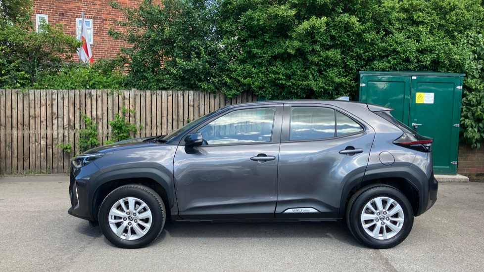 Toyota Yaris Cross 1.5 Hybrid Icon 5dr CVT Hybrid Estate - Image 24