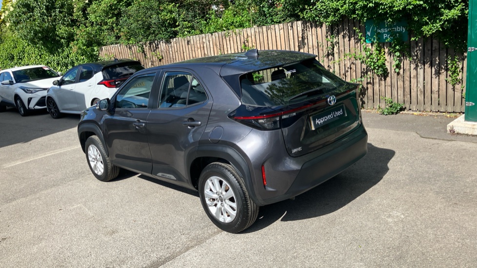 Toyota Yaris Cross 1.5 Hybrid Icon 5dr CVT Hybrid Estate - Image 31