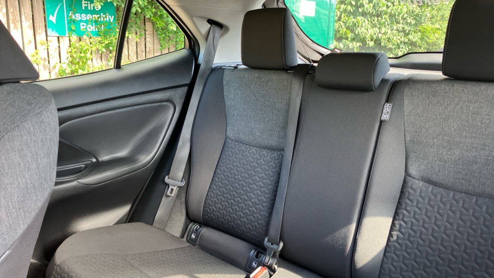 Toyota Yaris Cross 1.5 Hybrid Icon 5dr CVT Hybrid Estate - Image 35