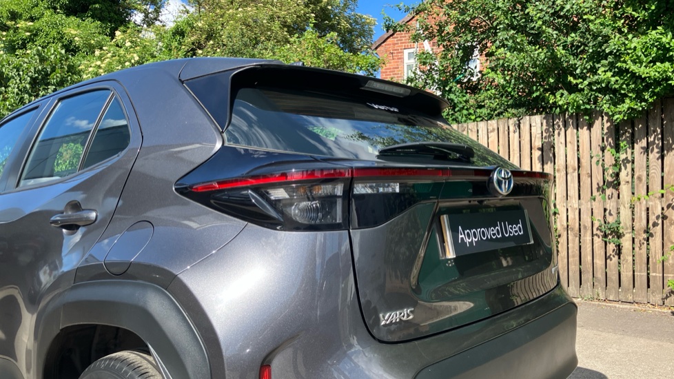 Toyota Yaris Cross 1.5 Hybrid Icon 5dr CVT Hybrid Estate - Image 36