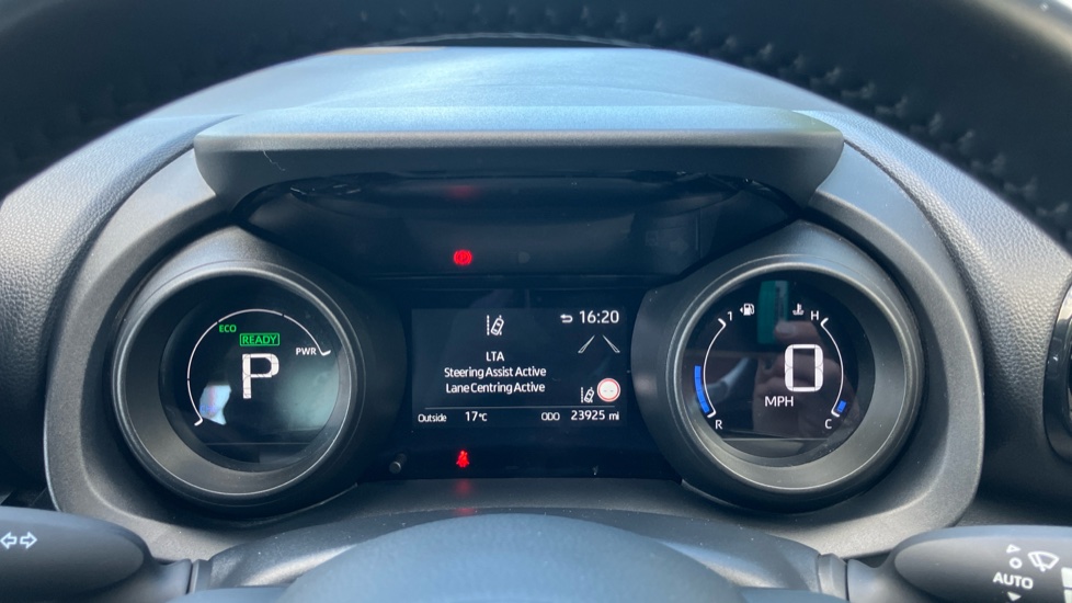 Toyota Yaris Cross 1.5 Hybrid Icon 5dr CVT Hybrid Estate - Image 43