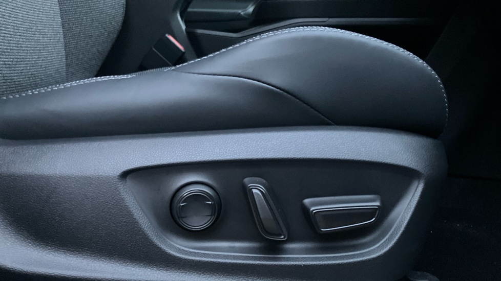 Toyota bZ4X 165kW Design 73kWh 5dr Auto Electric Hatchback - Image 33