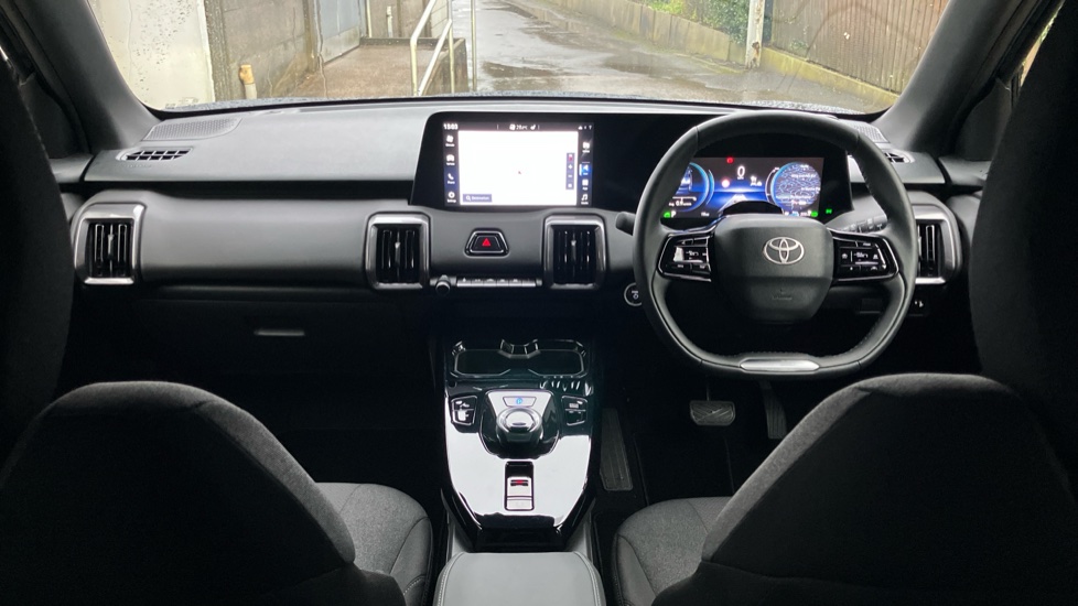 Toyota Urbancruiser 128kW Design 61kWh 5dr Auto Electric Estate - Image 5