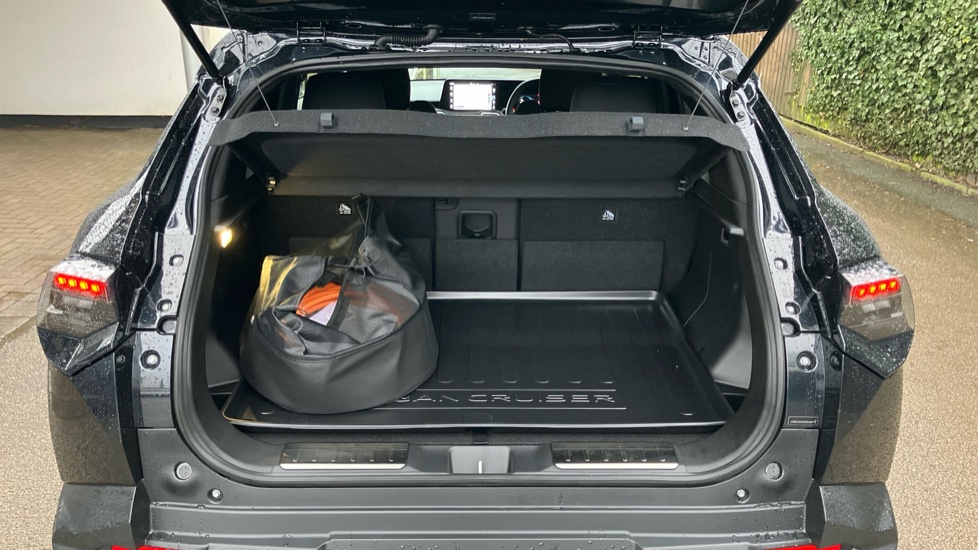 Toyota Urbancruiser 128kW Design 61kWh 5dr Auto Electric Estate - Image 14