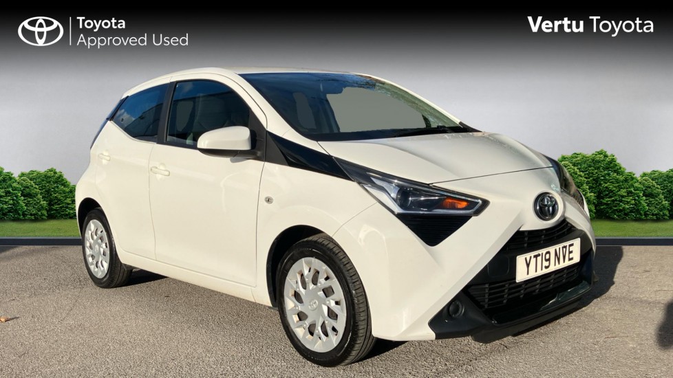 Toyota Aygo 1.0 VVT-i X-Play 5dr Petrol Hatchback - Image 1