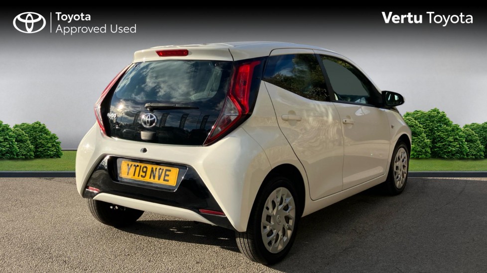 Toyota Aygo 1.0 VVT-i X-Play 5dr Petrol Hatchback - Image 2