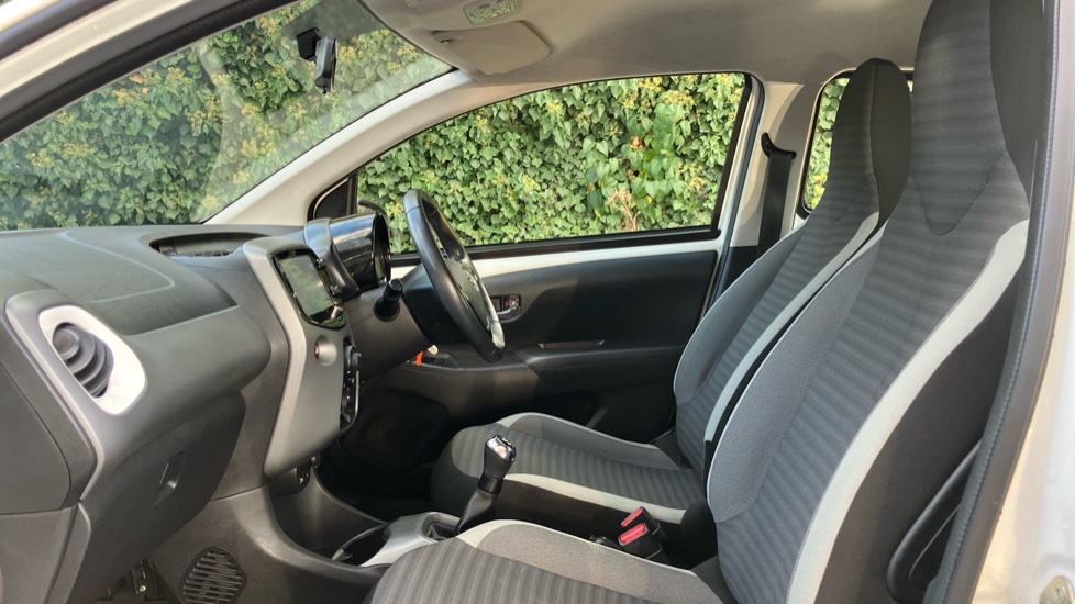 Toyota Aygo 1.0 VVT-i X-Play 5dr Petrol Hatchback - Image 5