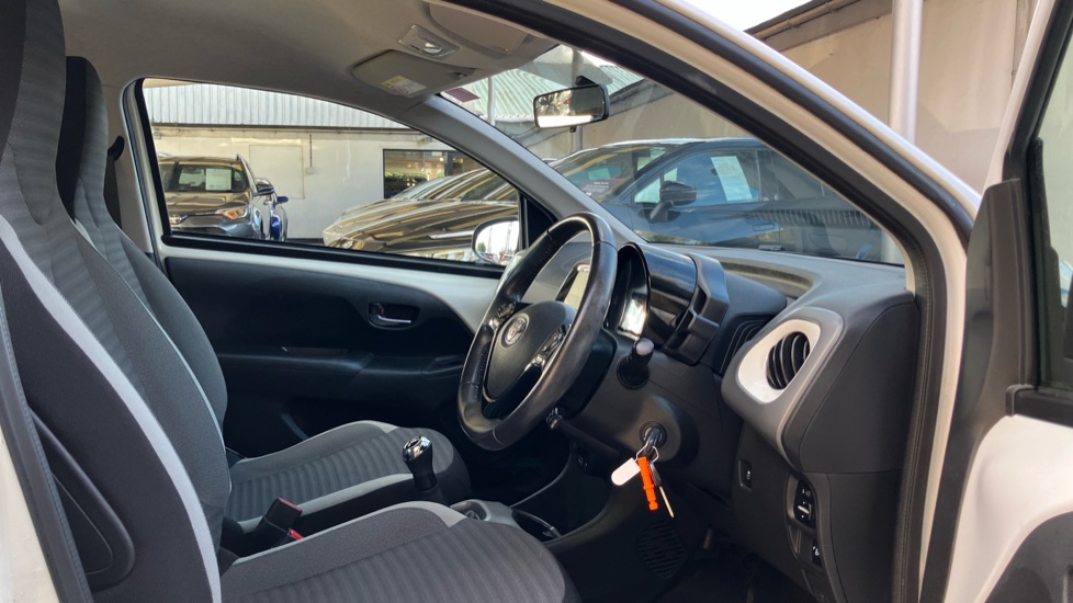 Toyota Aygo 1.0 VVT-i X-Play 5dr Petrol Hatchback - Image 12