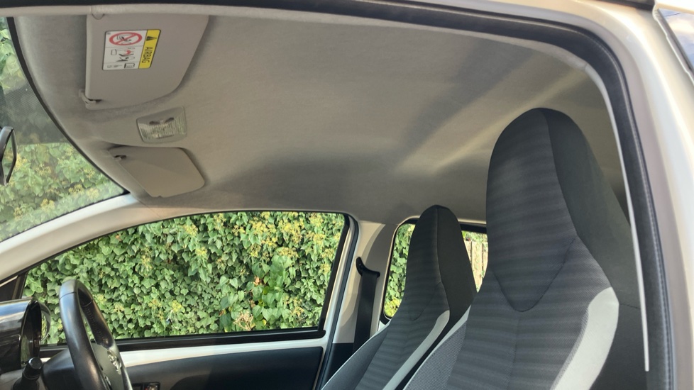 Toyota Aygo 1.0 VVT-i X-Play 5dr Petrol Hatchback - Image 19