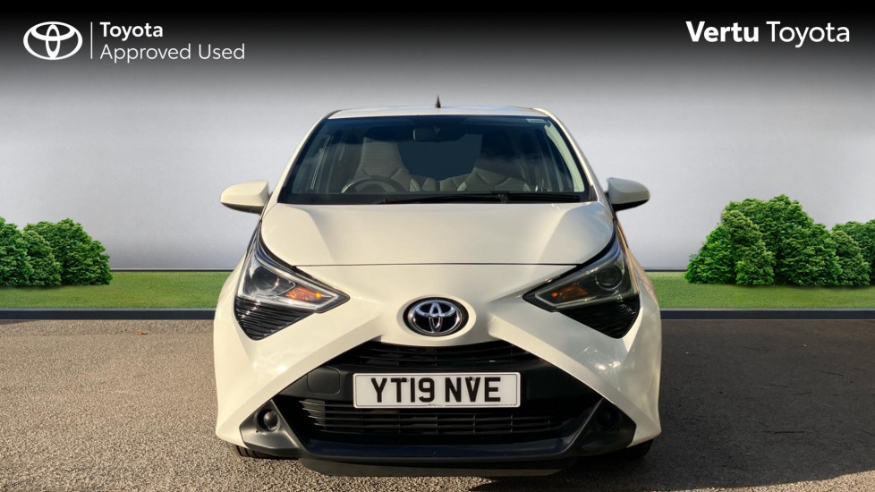 Toyota Aygo 1.0 VVT-i X-Play 5dr Petrol Hatchback - Image 22