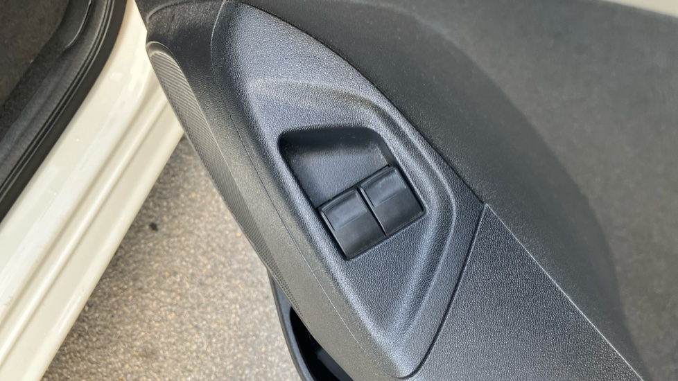 Toyota Aygo 1.0 VVT-i X-Play 5dr Petrol Hatchback - Image 30