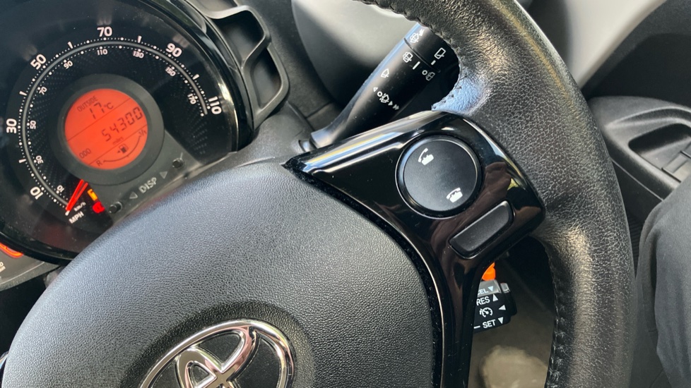 Toyota Aygo 1.0 VVT-i X-Play 5dr Petrol Hatchback - Image 33