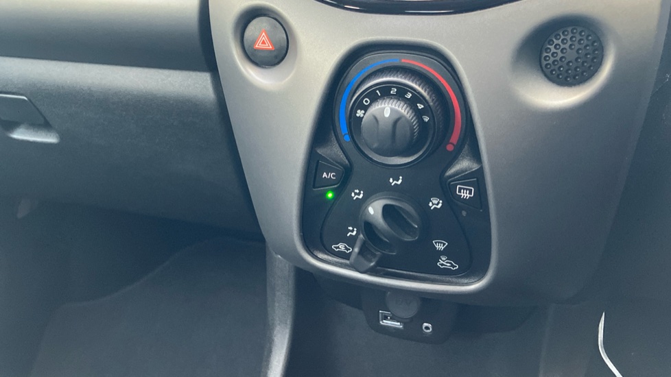Toyota Aygo 1.0 VVT-i X-Play 5dr Petrol Hatchback - Image 34