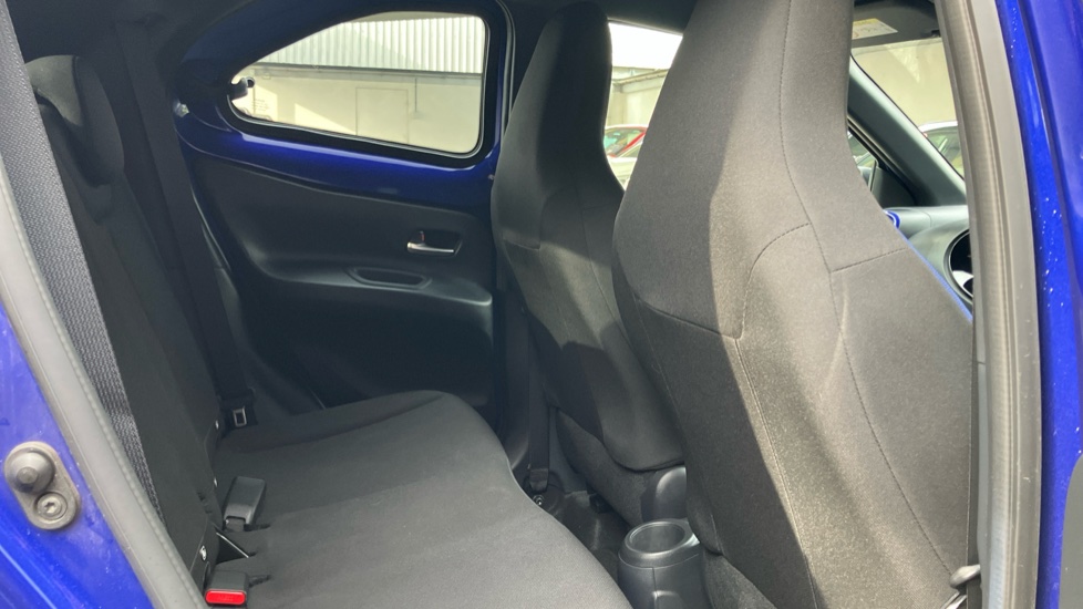 Toyota Aygo X 1.0 VVT-i Edge 5dr Petrol Hatchback - Image 8