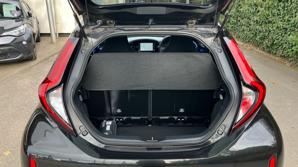 Toyota Aygo X 1.0 VVT-i Edge 5dr Petrol Hatchback - Image 13