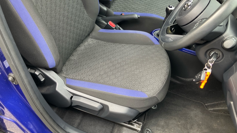 Toyota Aygo X 1.0 VVT-i Edge 5dr Petrol Hatchback - Image 17