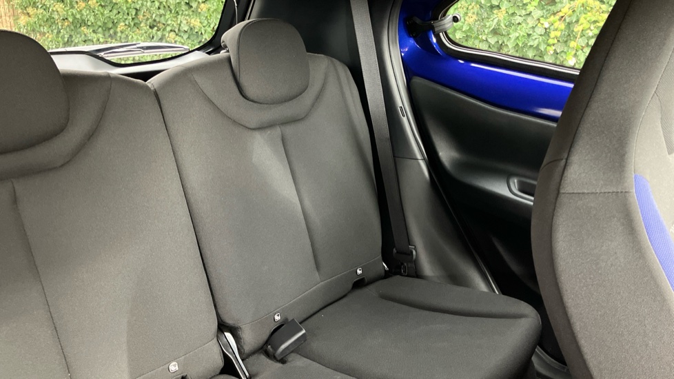 Toyota Aygo X 1.0 VVT-i Edge 5dr Petrol Hatchback - Image 35