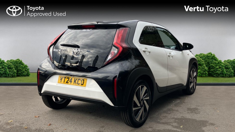 Toyota Aygo X 1.0 VVT-i Edge 5dr Petrol Hatchback - Image 2