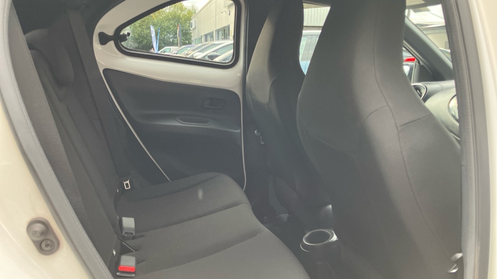 Toyota Aygo X 1.0 VVT-i Edge 5dr Petrol Hatchback - Image 8