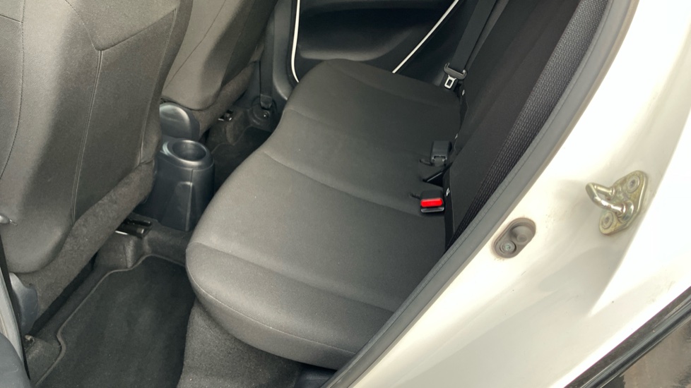 Toyota Aygo X 1.0 VVT-i Edge 5dr Petrol Hatchback - Image 14
